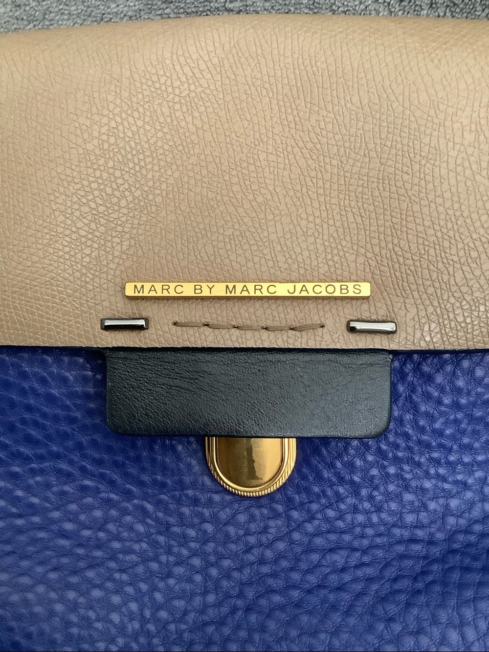 Marc by Marc Jacobs blue and cream colorblock purse - Picture 2 of 12